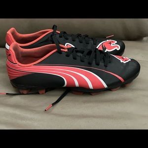 Puma attencio womens cleats sz.7.5